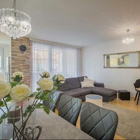 Apartment Montesa Zadar With Free Parking And Balcony Eksteriør billede