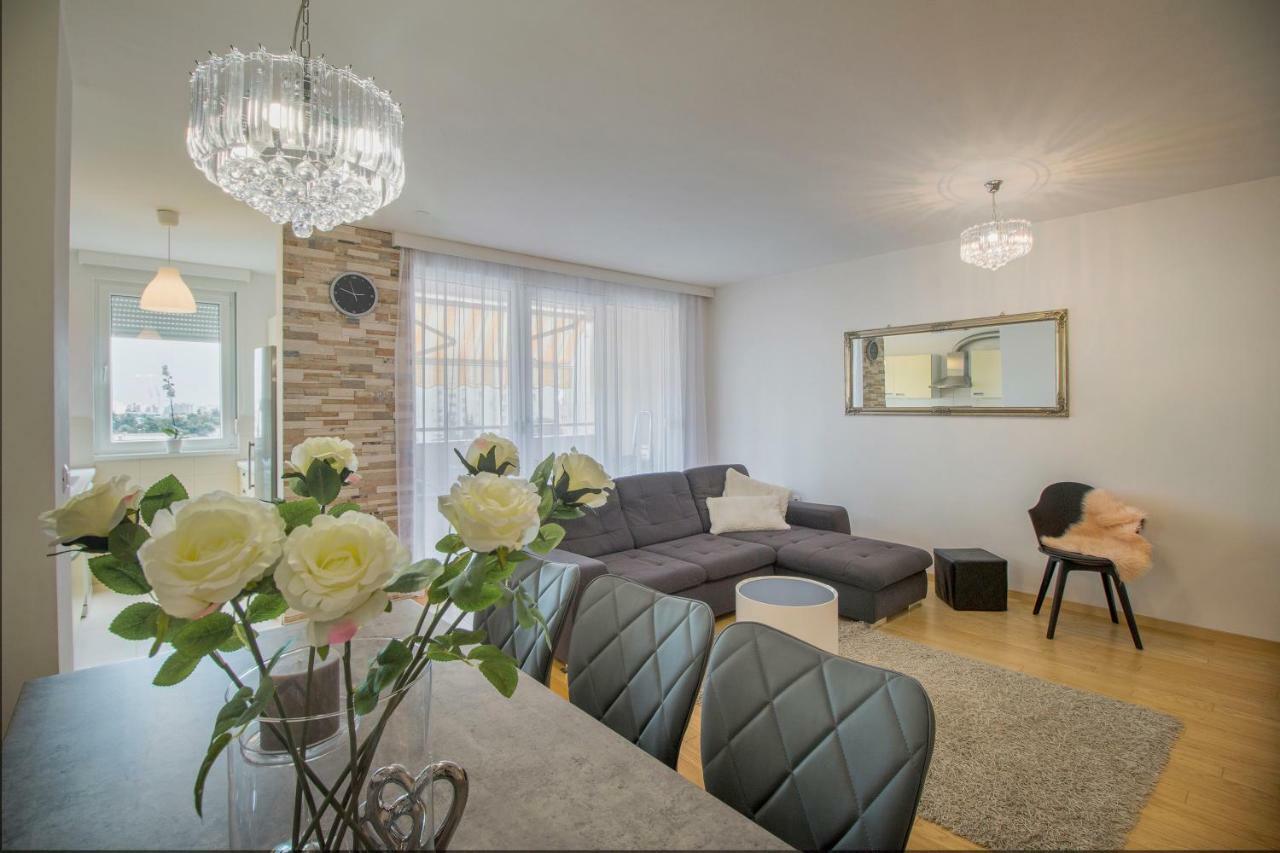 Apartment Montesa Zadar With Free Parking And Balcony Eksteriør billede