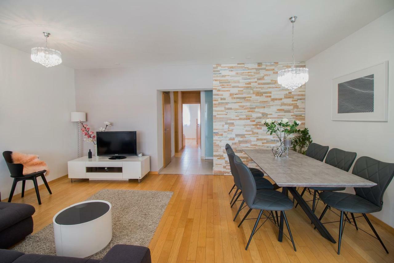 Apartment Montesa Zadar With Free Parking And Balcony Eksteriør billede